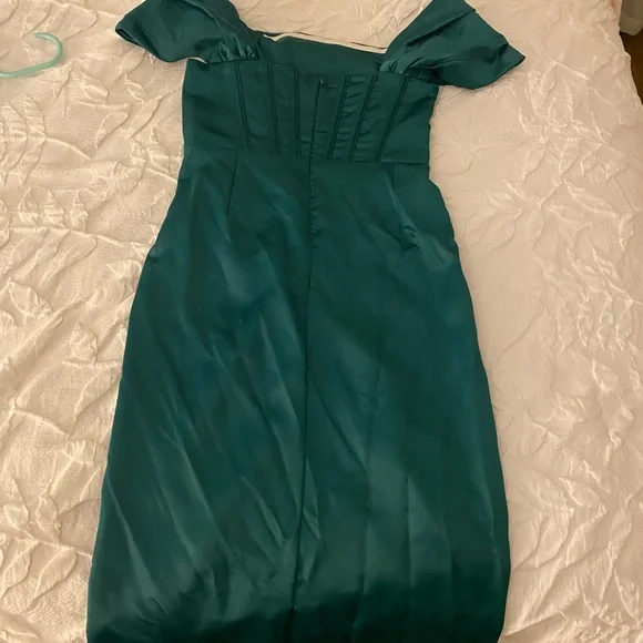 Emerald green corset satin Off-Shoulder Dress - Picture 3 of 3